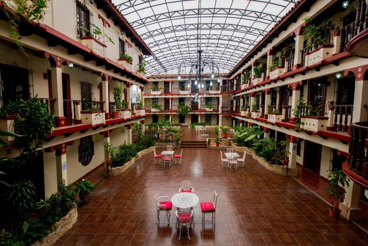 Hotel D'Monica San Cristobal de las Casas Bagian luar foto