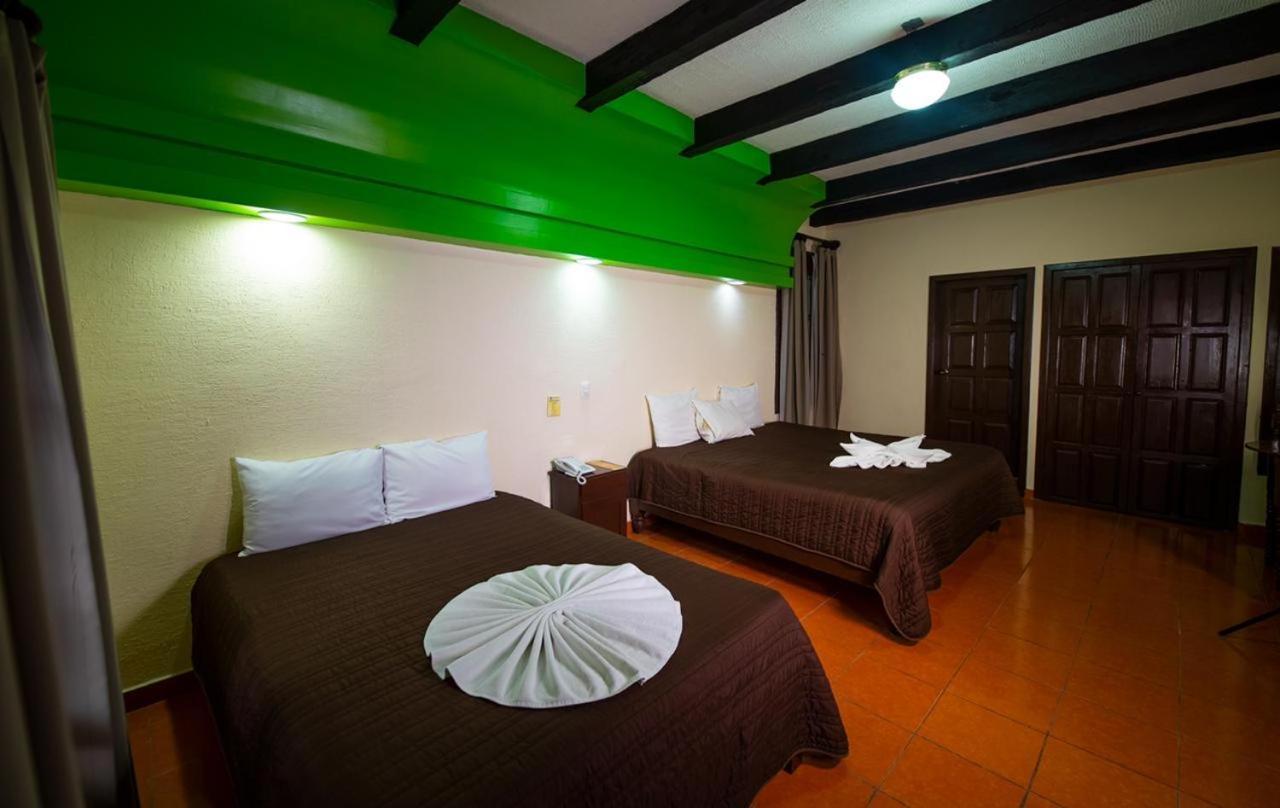 Hotel D'Monica San Cristobal de las Casas Bagian luar foto