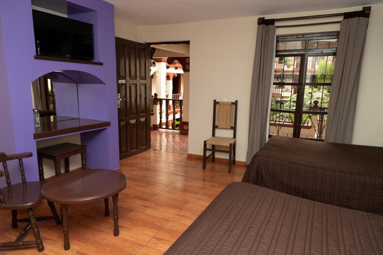 Hotel D'Monica San Cristobal de las Casas Bagian luar foto