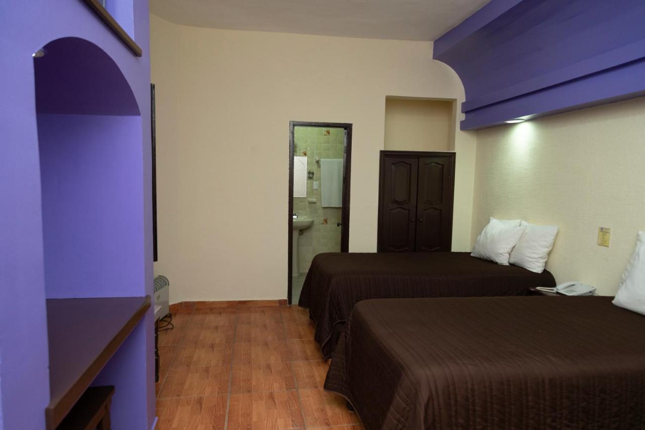 Hotel D'Monica San Cristobal de las Casas Bagian luar foto