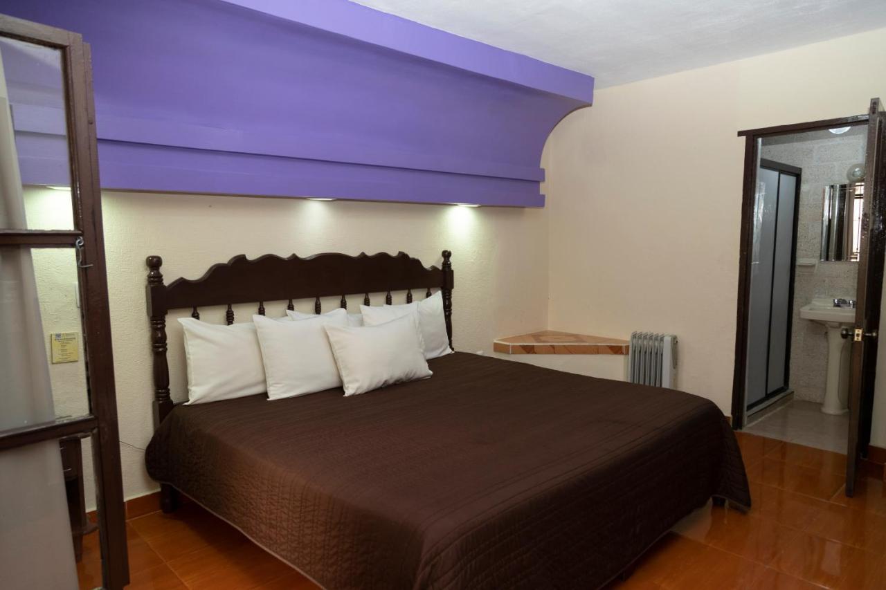 Hotel D'Monica San Cristobal de las Casas Bagian luar foto