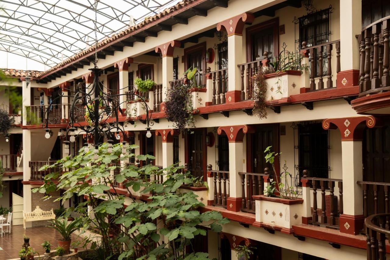 Hotel D'Monica San Cristobal de las Casas Bagian luar foto