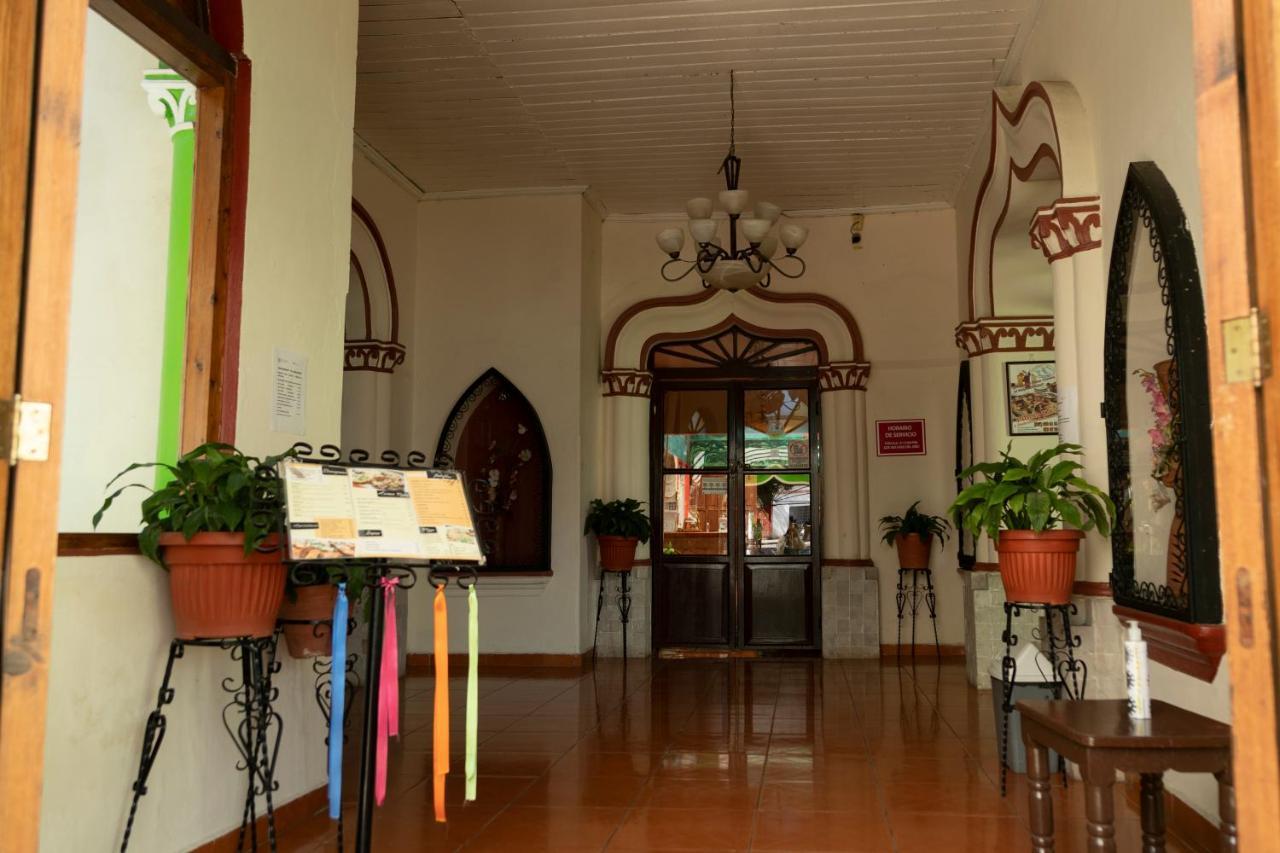 Hotel D'Monica San Cristobal de las Casas Bagian luar foto