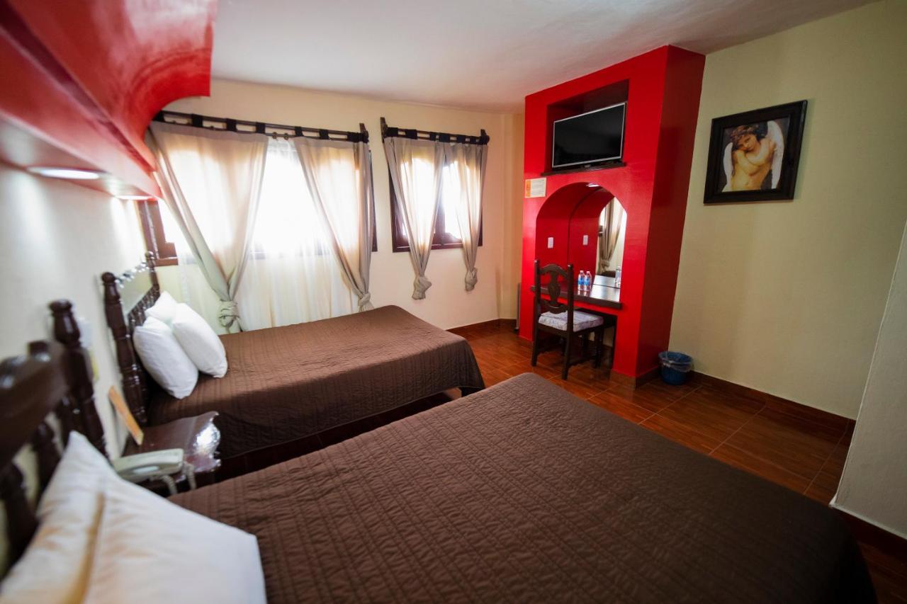 Hotel D'Monica San Cristobal de las Casas Bagian luar foto