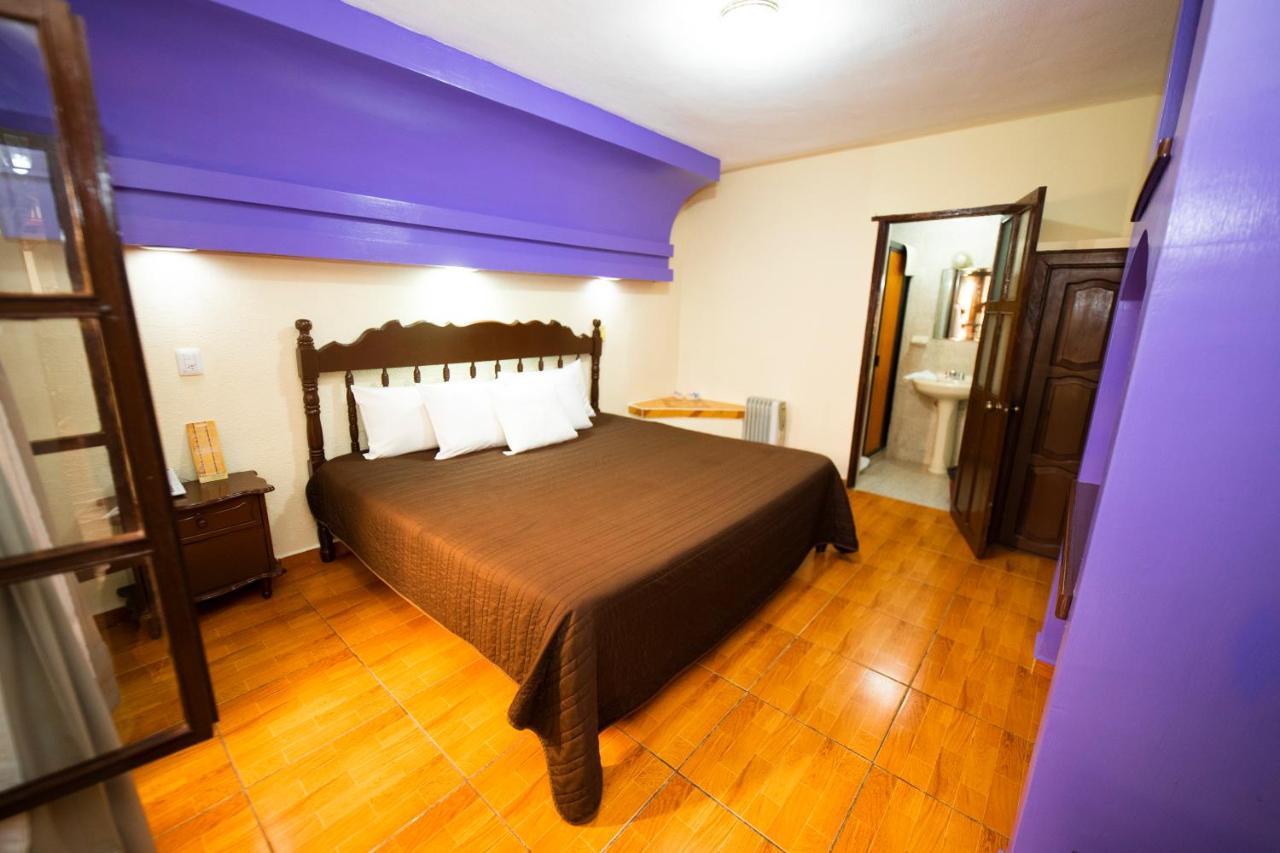 Hotel D'Monica San Cristobal de las Casas Bagian luar foto