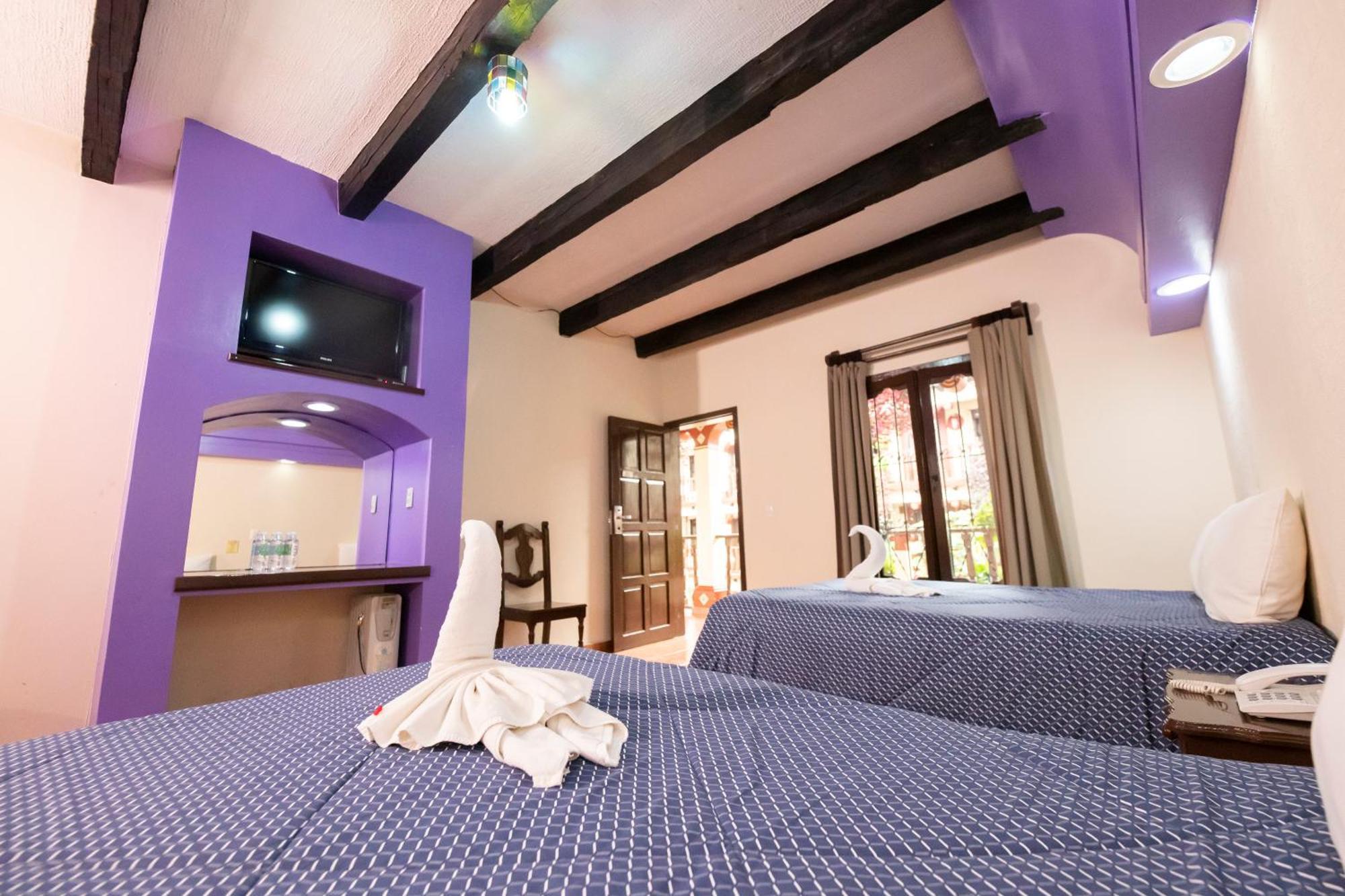 Hotel D'Monica San Cristobal de las Casas Bagian luar foto