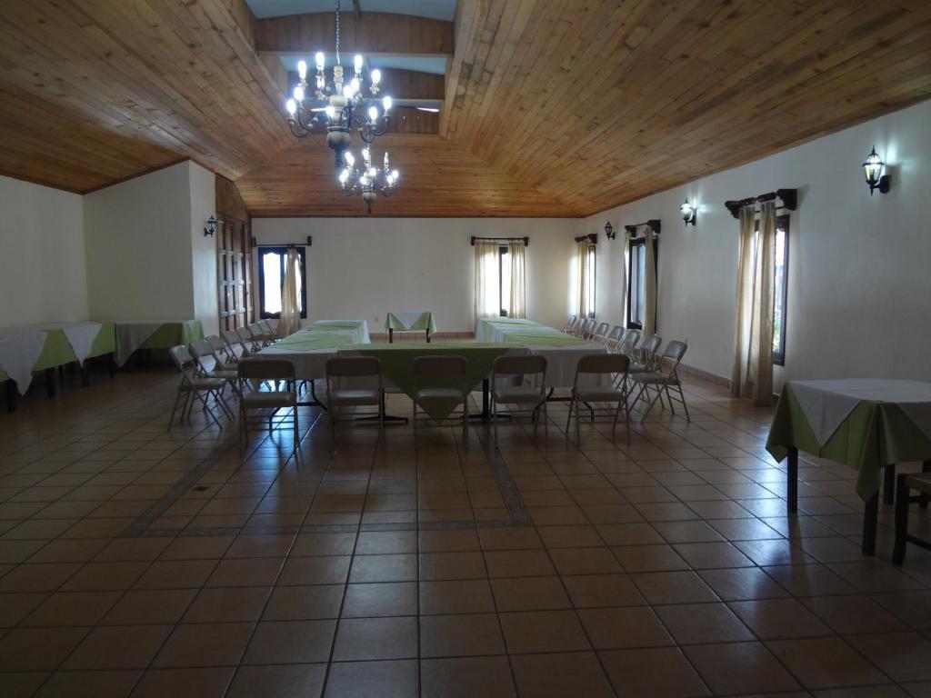 Hotel D'Monica San Cristobal de las Casas Bagian luar foto